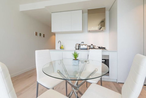 EQ Tower Luxury 1 Bedroom Central Melbourne - Kawana Tourism 3
