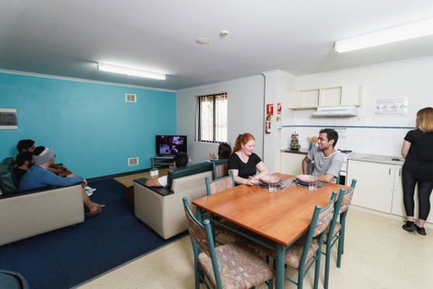 Erica Underwood House 6 Bedroom Flat - Kawana Tourism 3