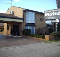 Estelle Kramer Motel - Kawana Tourism