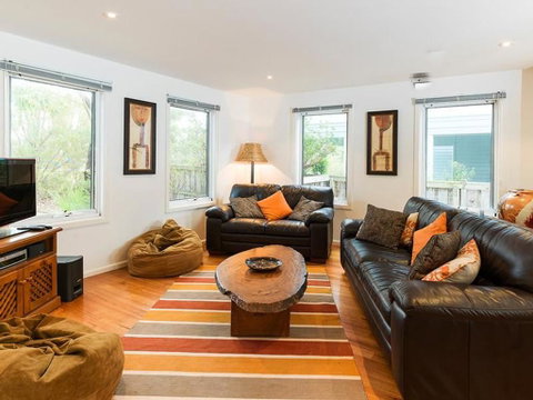 EVERGREEN BEACH HOUSE - Kawana Tourism 1