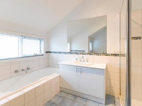 EVERGREEN BEACH HOUSE - Kawana Tourism 2