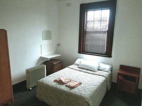 Exchange Hotel Blayney - Kawana Tourism 0
