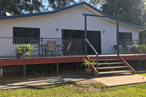 FAIRVIEW COTTAGE 25B - Waterfront Accommodation - Kawana Tourism 2