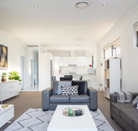 Family Size Apartment Close to Westmead Hospital - Kawana Tourism