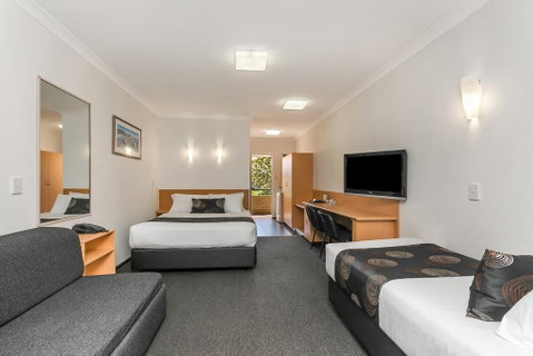 Flag Motor Lodge - Kawana Tourism 3
