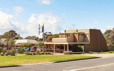 Flinders Cove Motel - Kawana Tourism 1