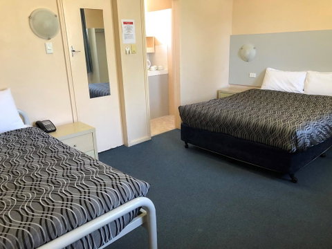 Flinders Motel - Kawana Tourism 3