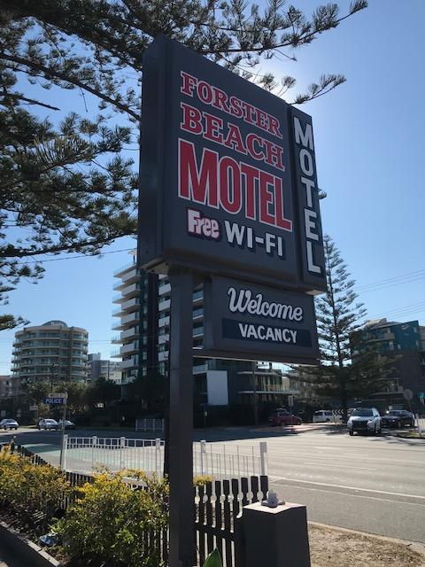 Forster Beach Motel - Kawana Tourism 3