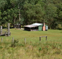 Four Bull Hut - Kawana Tourism