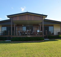 Fraser Views bed and breakfast - Kawana Tourism