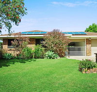 Freshly revovated Dog Friendly House walking distance to Waterfront - Kawana Tourism