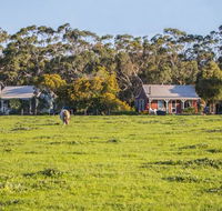 Freshwater Creek Cottages  Farm Stay - Kawana Tourism