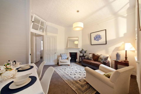 FUN TIMES In HUGE House 1 Minute To SYDNEY HARBOUR - Kawana Tourism 0