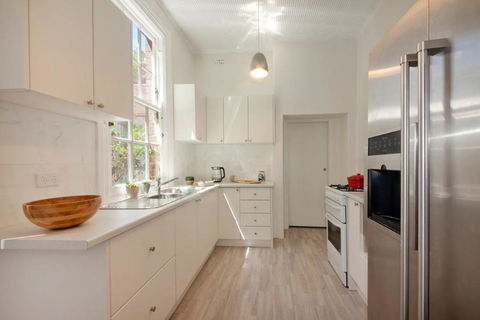 FUN TIMES In HUGE House 1 Minute To SYDNEY HARBOUR - Kawana Tourism 2