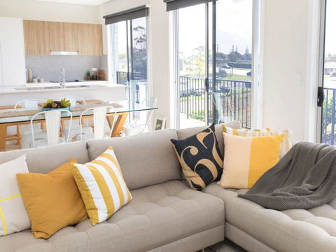 G149 Apartment 4 - Kawana Tourism 0