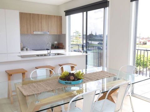 G149 Apartment 4 - Kawana Tourism 1