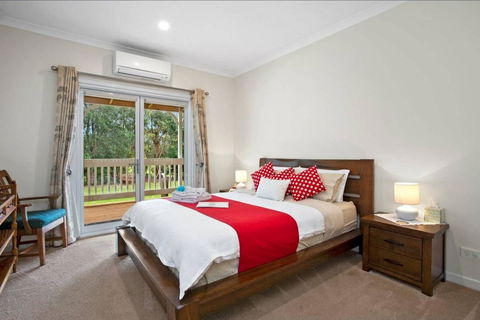 GALBRAITH BEACH STUDIO 2 - Kawana Tourism 0