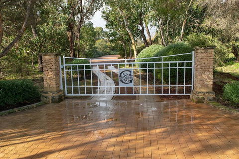 Garden Pavilion - Art House Yallingup - Kawana Tourism 1