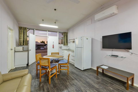 Getaway Villas Unit 38-10 - 2 Bedroom Self-Contained Accommodation - Kawana Tourism 2