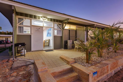 Getaway Villas Unit 38-10 - 2 Bedroom Self-Contained Accommodation - Kawana Tourism 0