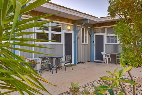 Getaway Villas Unit 38-5 - 1 Bedroom Self-Contained Accommodation - Kawana Tourism 0