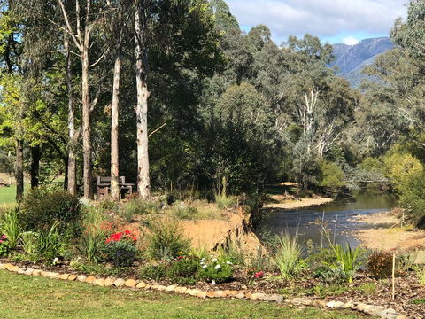 GGs By The River - Kawana Tourism 2