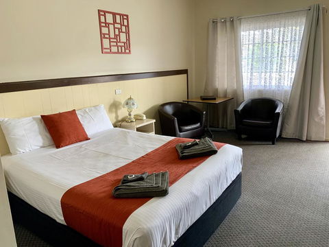 Gilgandra Motel - Kawana Tourism 2