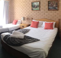 Golden Chain Aalana Motor Inn - Kawana Tourism