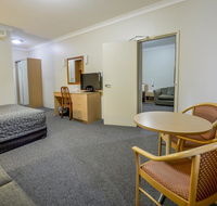 Golden Guitar Motor Inn - Kawana Tourism