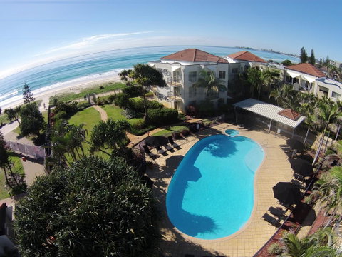 Golden Riviera Absolute Beachfront Resort - Kawana Tourism 0