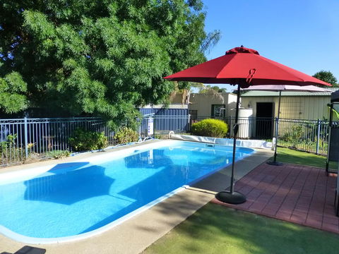 Golfers Retreat Motel - Kawana Tourism 1