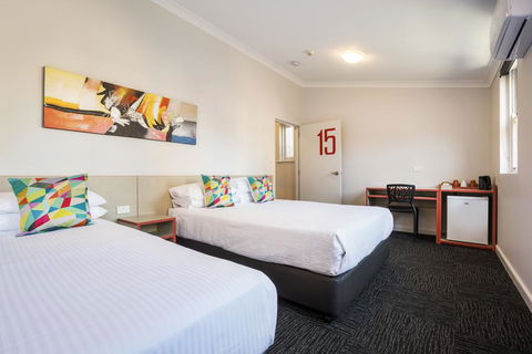 Granville Hotel - Kawana Tourism 3