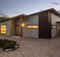 Great Ness Beachhouse - WiFi - Pet-Friendly - Kawana Tourism