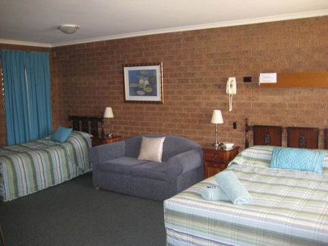 Greenacres Motel - Kawana Tourism 3