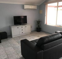 Guesthouse on Dolphin - Kawana Tourism