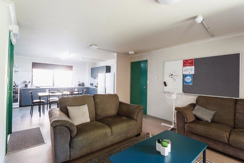 Guild House 6 Bedroom Flat - Kawana Tourism 0