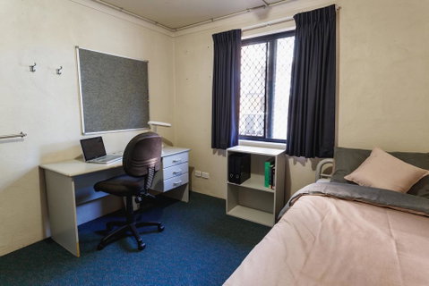 Guild House 6 Bedroom Flat - Kawana Tourism 3
