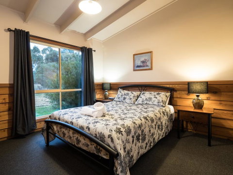 Halls Haven Resort - Kawana Tourism 3