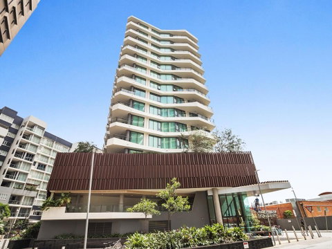 HARBOURSIDE- Hosted By: L'Abode Accommodation - Kawana Tourism 3