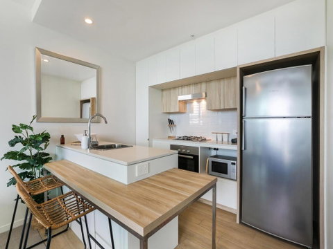 HARBOURSIDE- Hosted By: L'Abode Accommodation - Kawana Tourism 1