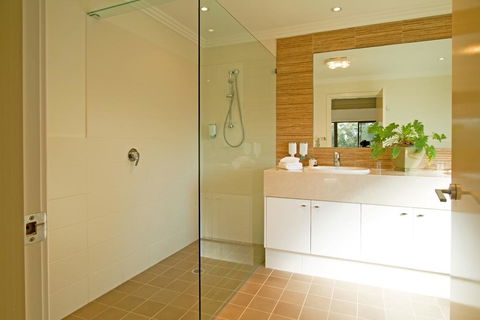 Hermitage Lodge - Kawana Tourism 2