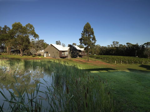 Hermitage Lodge - Kawana Tourism 0