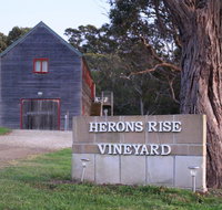 Herons Rise Vineyard Accommodation - Kawana Tourism