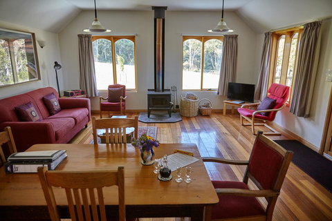 Herons Rise Vineyard Accommodation - Kawana Tourism 2