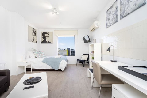 High In The Sky Executive - Kawana Tourism 0