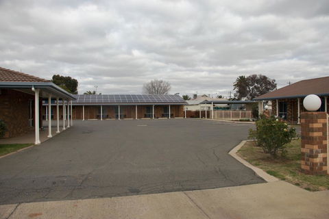 Highway Inn Motel - Kawana Tourism 2