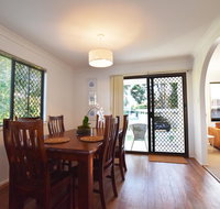 Holiday House - Kawana Tourism