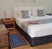 Holland Park Motel - Kawana Tourism