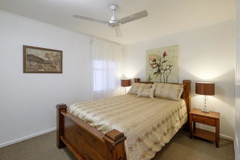 Home At Southside Central - Kawana Tourism 3