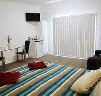 Honeybee - Country Accommodation - Kawana Tourism